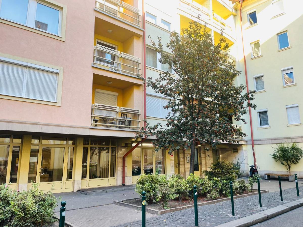 Peony Hollo Apartment - Free Garage Under The House Budapest Exteriör bild